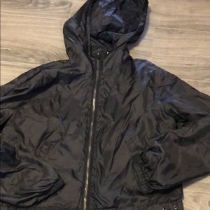 Cropped wind breaker